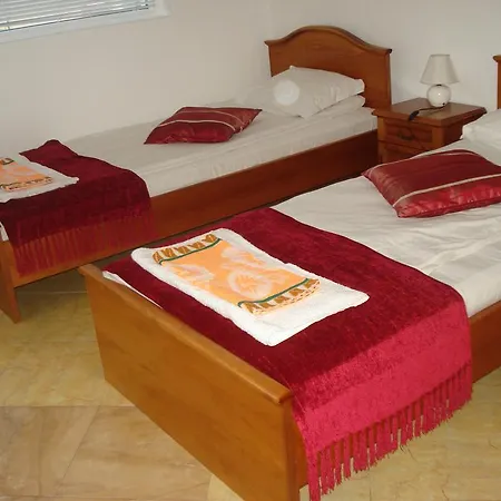 Appartement Two-bedroom Bravo 5 *